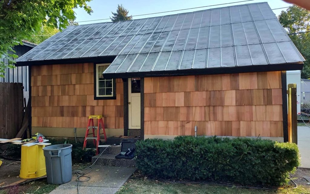 Detached garage
